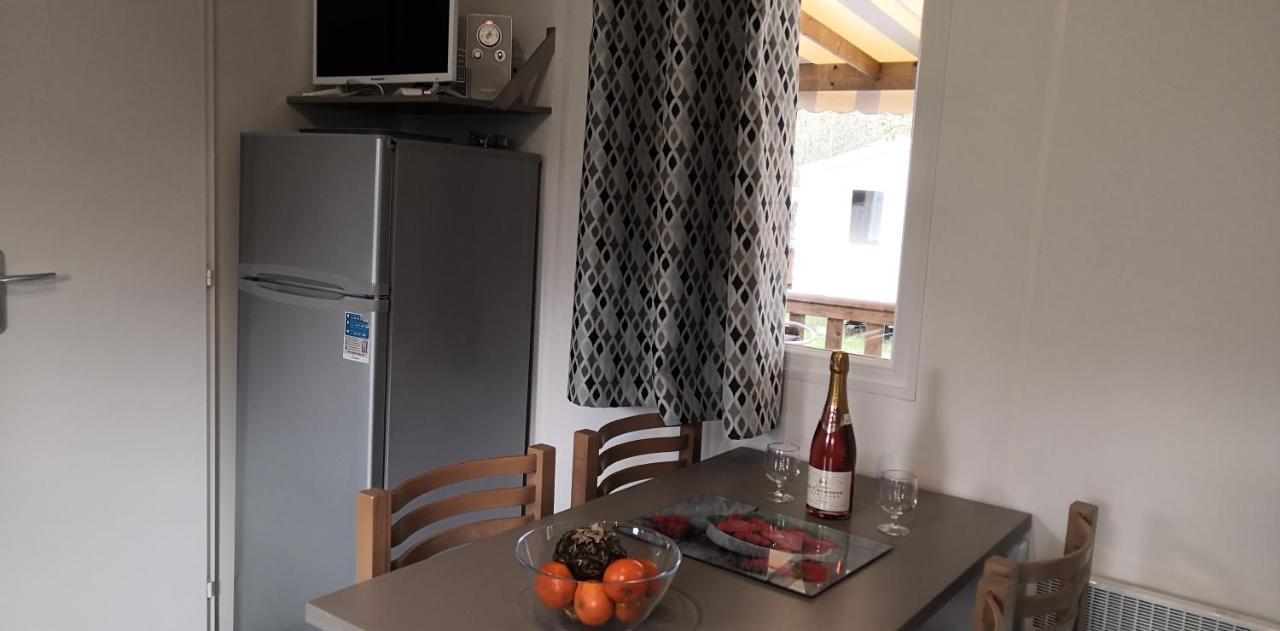 Alexi Alexandra41 Hotel Onzain Bagian luar foto